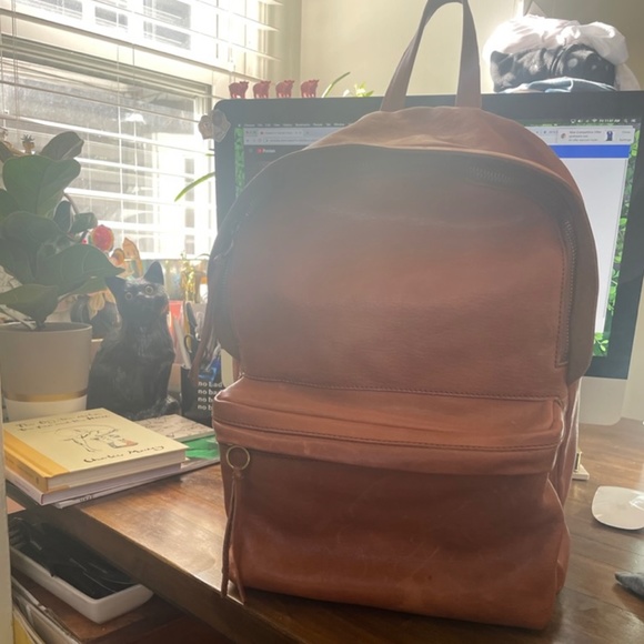 Madewell Handbags - Lorimer Backpack🥞